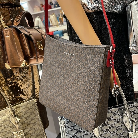 MICHAEL KORS 
Jet Set Travel Large Logo Messenger Bag
COLOR BRIGHT RED
NWT - Picture 6 of 16